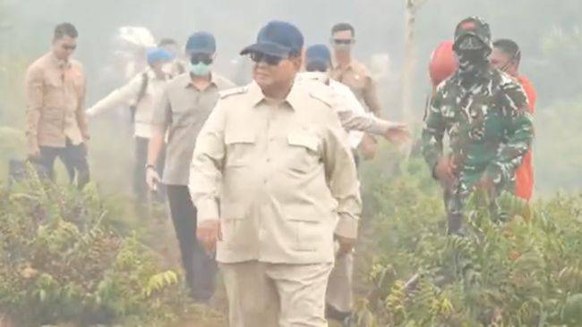 Prabowo Turun ke Riau, Ancaman Cabut Izin Korporasi Pembakar Lahan