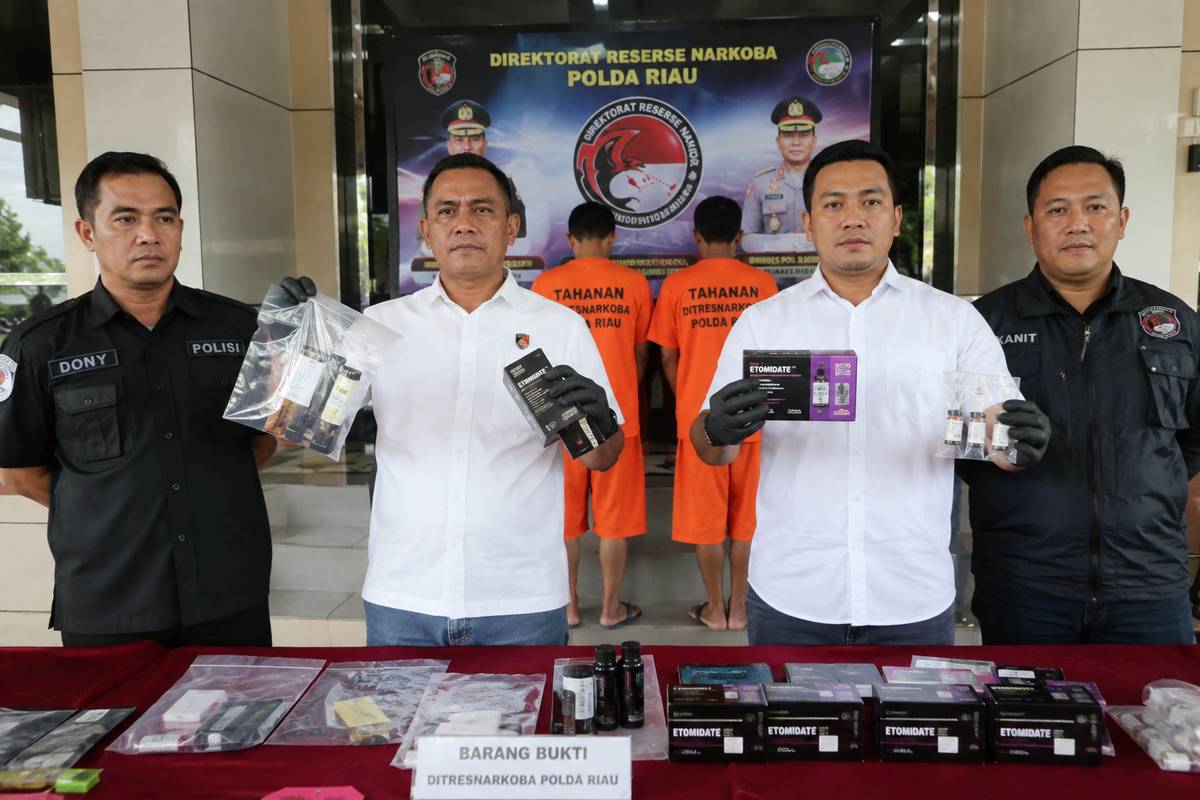 Dua Pria Diamankan Polda Riau Terkait Dugaan Peredaran “Vape Getar” di Pekanbaru